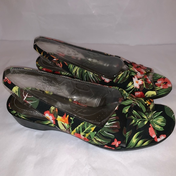 NWOT Life Stride Soft System Tropical Flor… - Picture 5 of 8